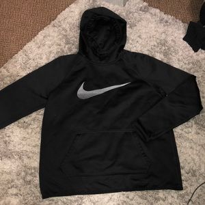 Nike thermal fit hoodie